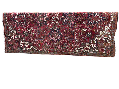 Hand knotted Persian Heriz carpet 2.40 by 1.50.