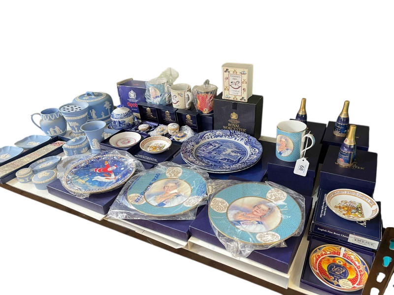 Collection of Royal Worcester commemorative plates, candle snuffers, pill boxes and Jasper ware pieces etc.