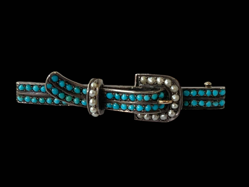 Late Victorian turquoise and seed pearl buckle bar brooch, 5cm.