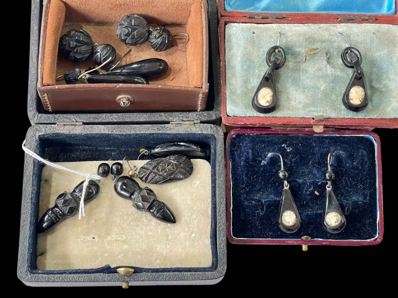 Jet earrings, 6 pairs.
