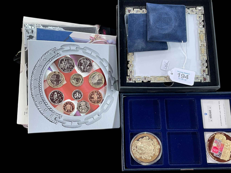 Collection of coin packs including Royal Mint London 2012 Olympics, Queens Jubilee 2006 UK un-circulated coin collection etc.