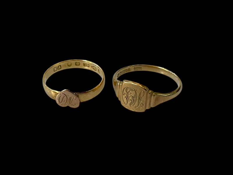 Two 18ct and 9ct gold rings.