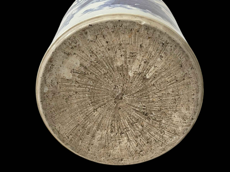 Large Chinese blue and white cylindrical vase, 21.5cm.
