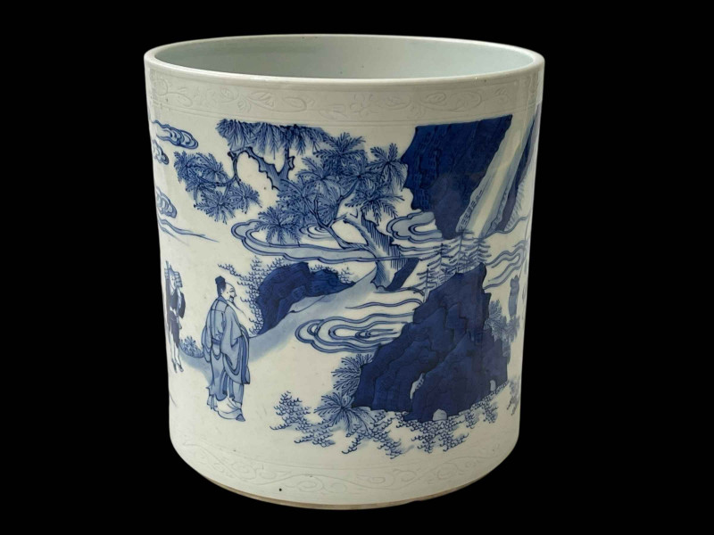 Large Chinese blue and white cylindrical vase, 21.5cm.