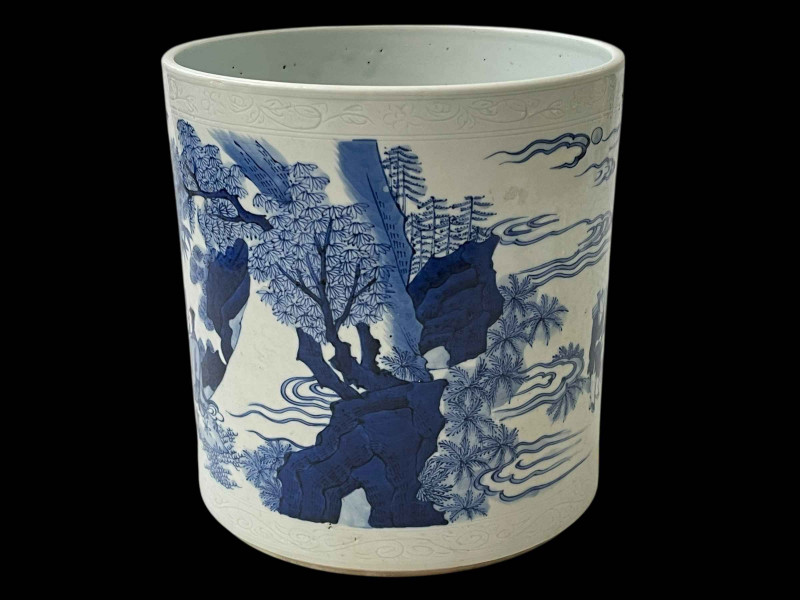 Large Chinese blue and white cylindrical vase, 21.5cm.