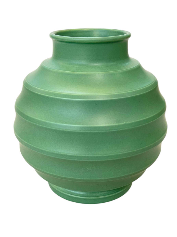 Wedgwood Keith Murray bomb vase, 19cm.