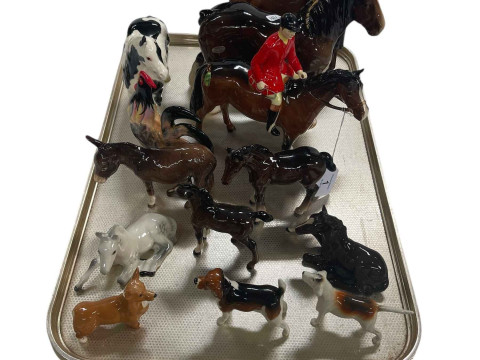 Collection of thirteen Beswick pieces including Huntsman, Piebald, Cockerel,...