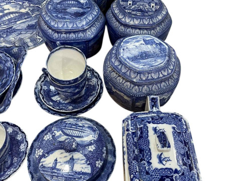 Collection of Maling North East Exhibition 1929, Ringtons Maling Ware ginger jars, etc. thumbnail