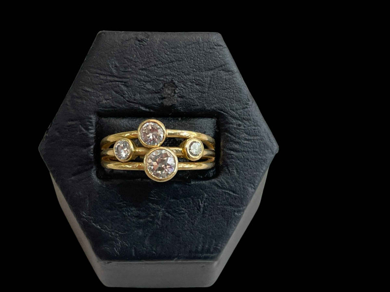 Diamond four stone 18 carat gold ring, size P.