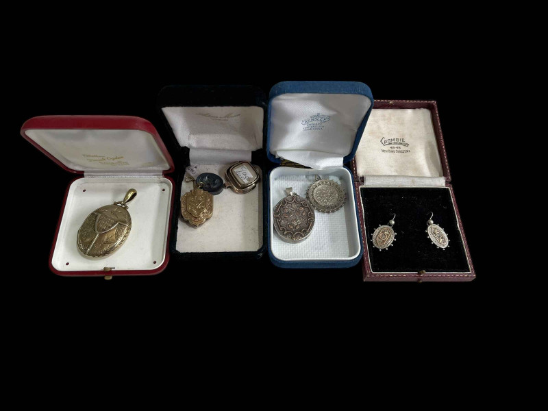 Lockets, fobs and earrings in silver, base metal and gold, seven pieces.