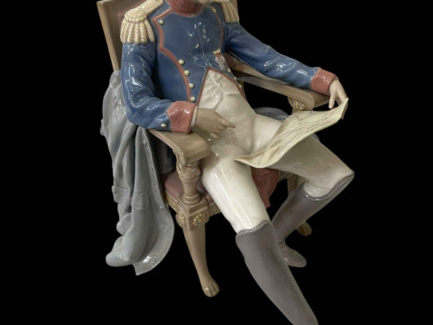 Lladro figurine depicting Napoleon, marked Nivico V Navarro No 106, 29cm...