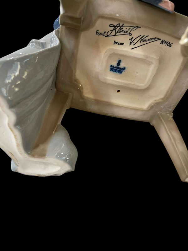 Lladro figurine depicting Napoleon, marked Nivico V Navarro No 106, 29cm high.