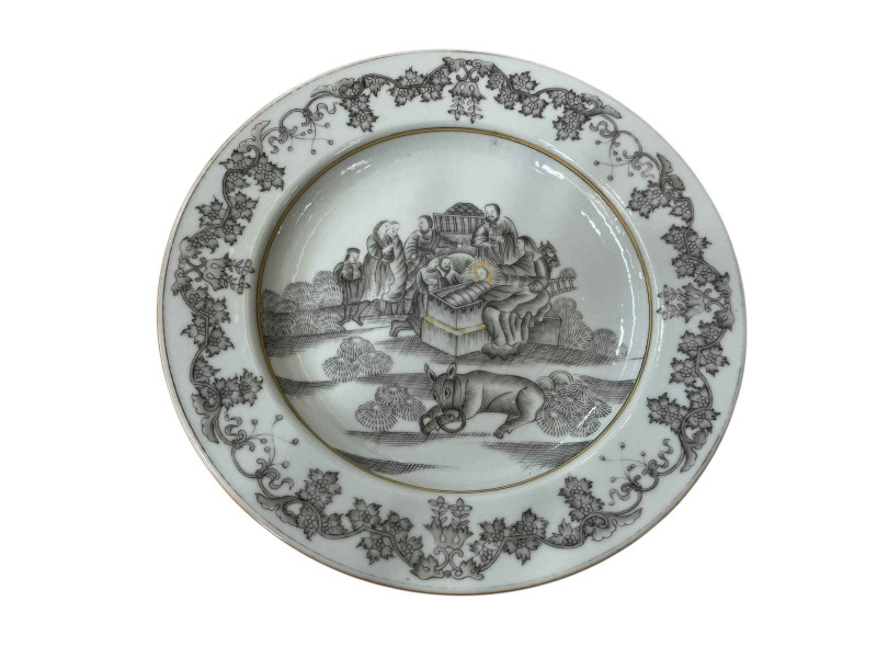 Chinese porcelain plate with European figure decoration, 22.5cm diameter.