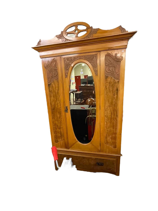 Victorian satin walnut mirror door wardrobe and dressing table (evidence of woodworm).