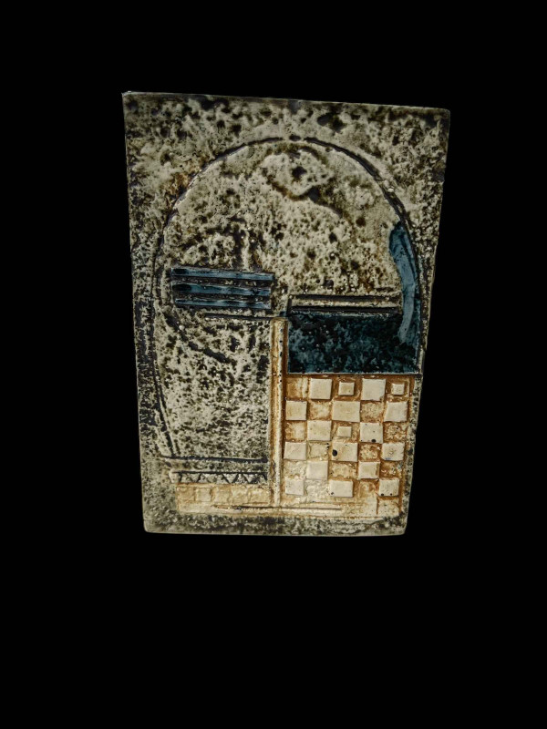 Troika slab vase signed Ann Lewis, 17cm.