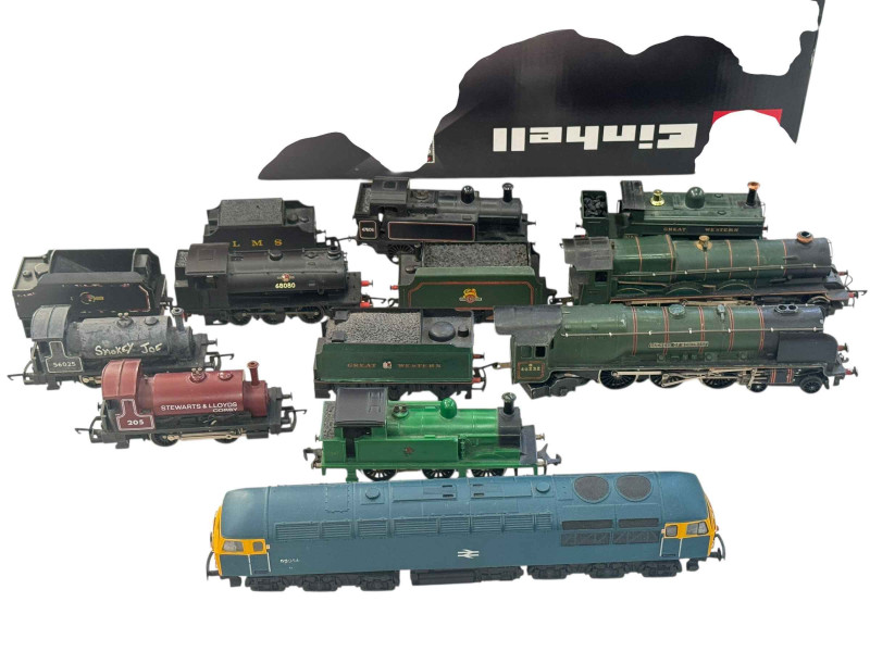 Collection of model trains, wagons, carriages, etc.