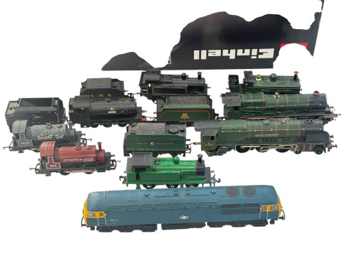 Collection of model trains, wagons, carriages, etc.
