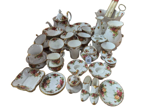 Collection of Royal Albert Old Country Roses teaware, etc.