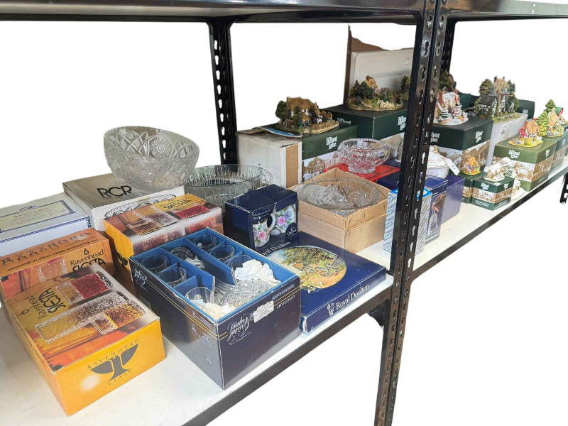 Good collection of large Lilliput Lane Cottages mostly boxed, boxed glassware, etc.