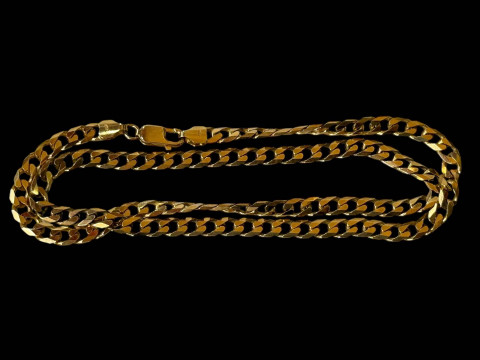 9 carat gold flat chain link necklace, 48cm.