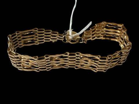 9 carat gold gate bracelet