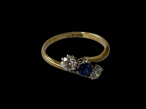 Diamond and sapphire 18 carat gold ring, size J/K.