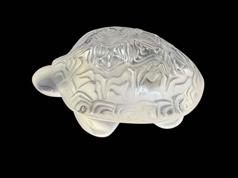 Lalique turtle, 7cm length.