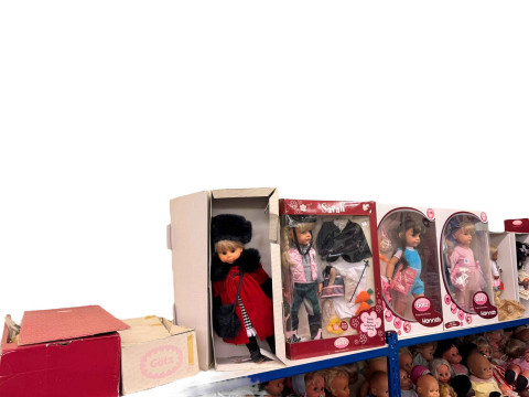 Collection of Gotz boxed dolls including Hannah & Sarah. thumbnail