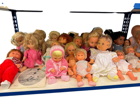 Full shelf of various dolls dating from mid 20th Century to present (unboxed). thumbnail