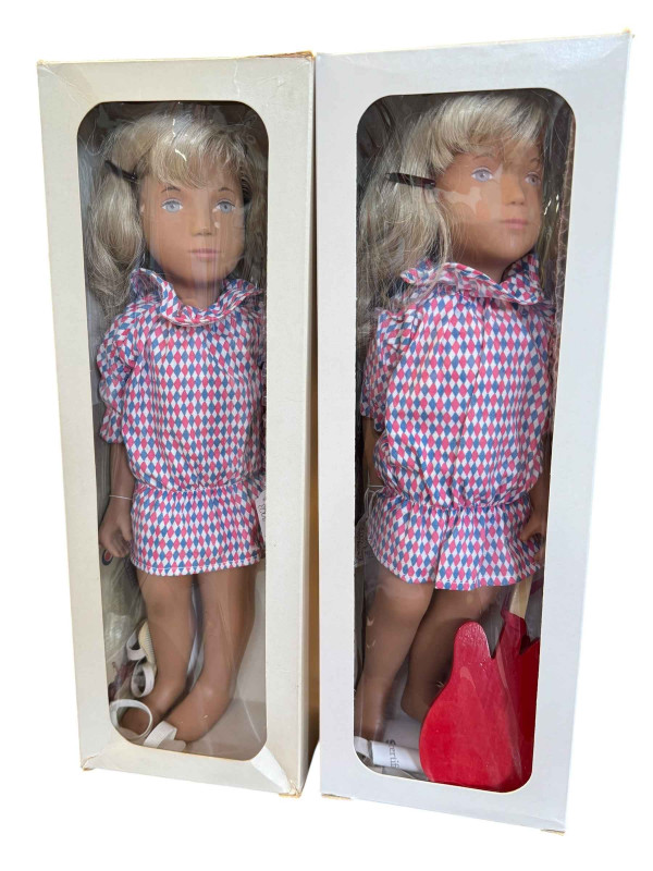 Two limited edition Sasha dolls, both Harlequin with guitars, boxed.