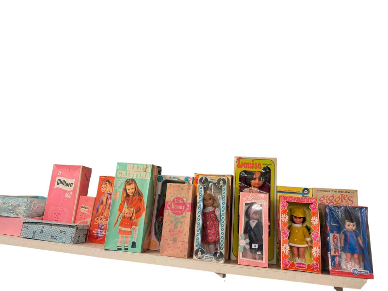 Collection of mid to late 20th Century boxed dolls (18).