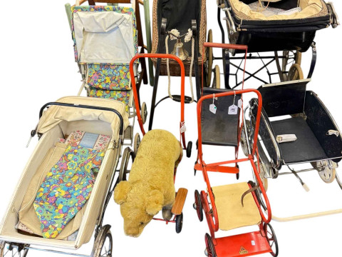 Silver Cross style dolls pram, smaller pram, push chair, sleigh cradle,...