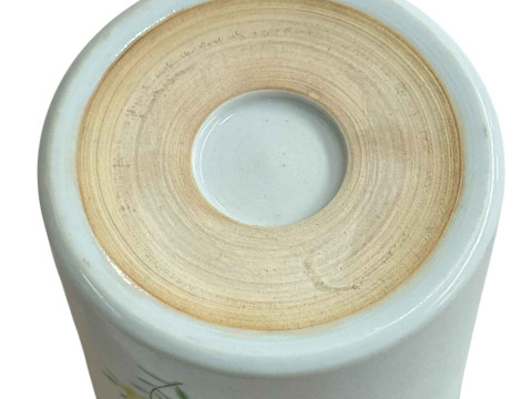 Chinese Famille Rose decorated brush pot of cylindrical form, 13cm. thumbnail