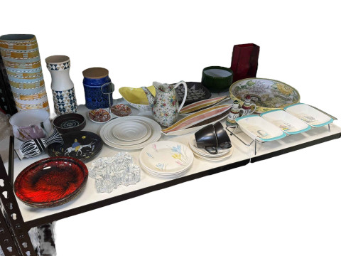 Collection of pottery including Midwinter Stylecraft, Hornsea, etc.
