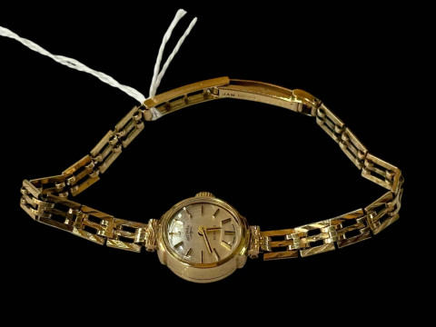 Rotary 9 carat gold ladies bracelet watch.