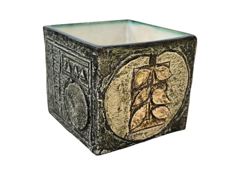 Troika cube vase by Alison Brigden, 8.5cm.