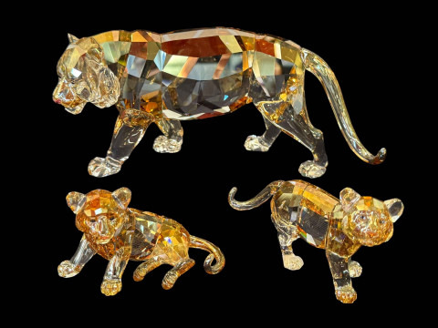 Swarovski Tiger and two Cubs, 18.5cm length, with box.
