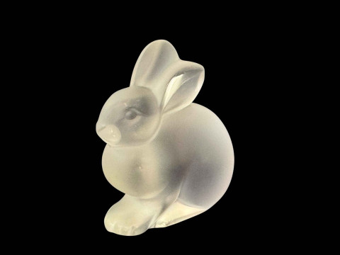 Lalique standing rabbit, 6.5cm, with box.