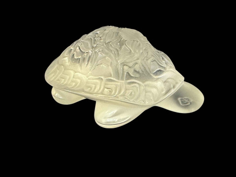 Lalique turtle, 7cm length.