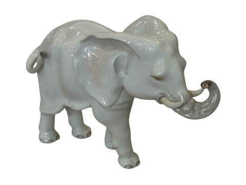 Large Herend elephant, 25cm.