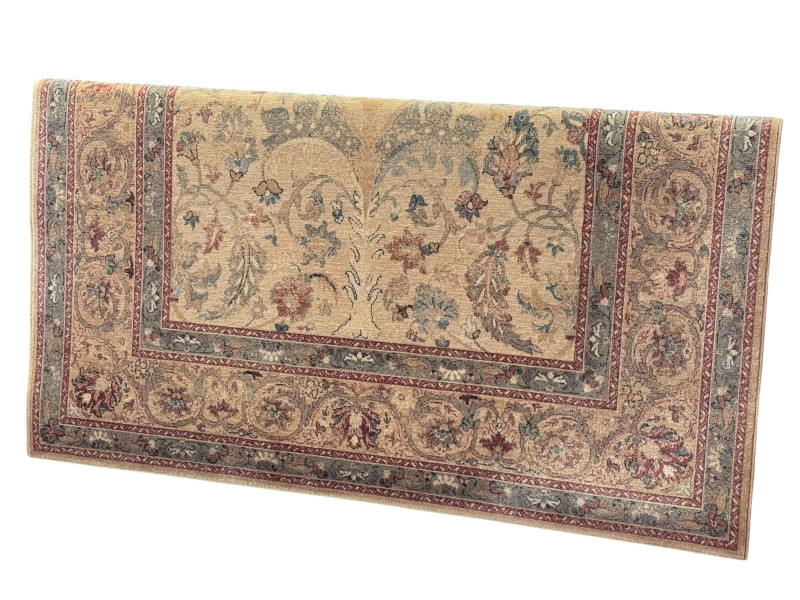Belgian Royal Keshan carpet 3.00 by 2.00.