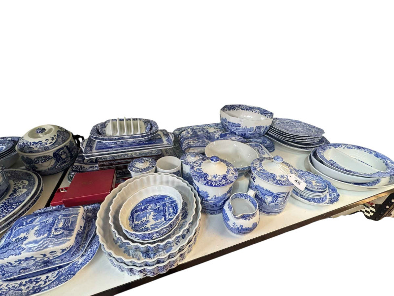 Good collection of Spode Italian blue and white pottery including large jug, kettle, vase, etc, approximately 175 pieces.