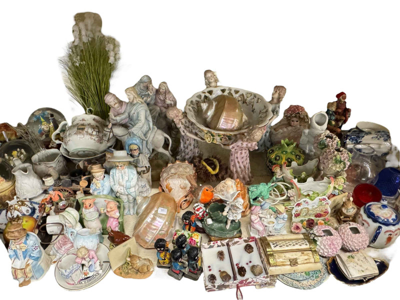 Collection of Masons Mandalay, Continental comport, cameo, conch shells, snow globes, figurines, etc.