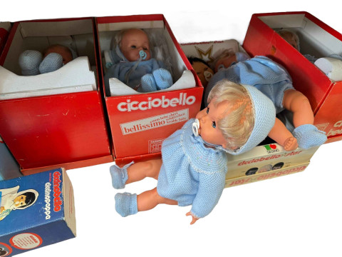 Collection of Cicciobello dolls, mostly boxed. thumbnail