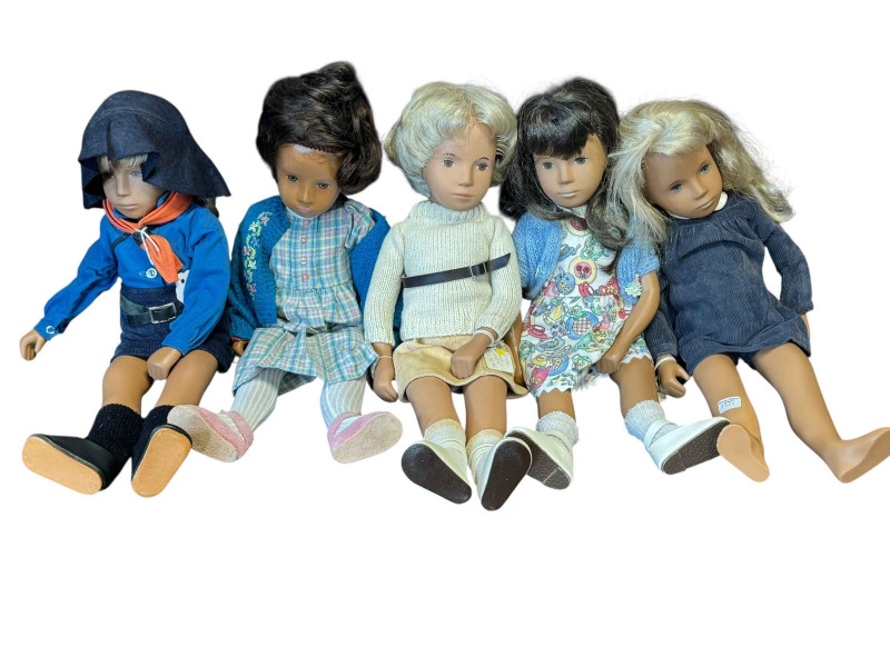 Five various Sasha dolls, unboxed.