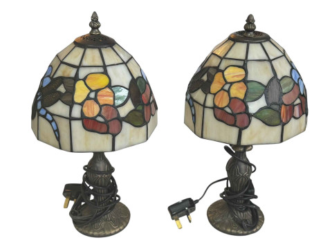 Pair of Tiffany style table lamps, 37cm high.