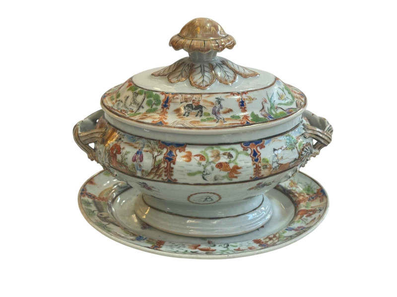 18th Century Chinese sauce tureen, cover and stand, in Mandari palette.