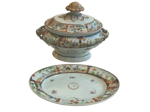 18th Century Chinese sauce tureen, cover and stand, in Mandari palette. thumbnail