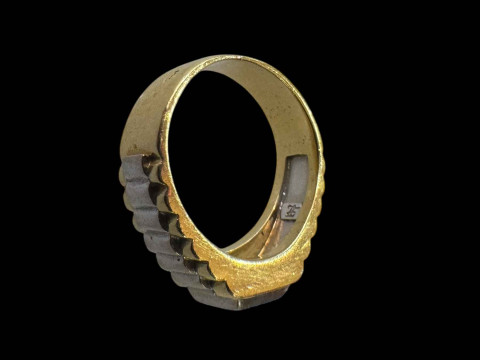 Gents 18 carat gold and diamond ring, stone approximately 0.5 carat, size S/T. thumbnail
