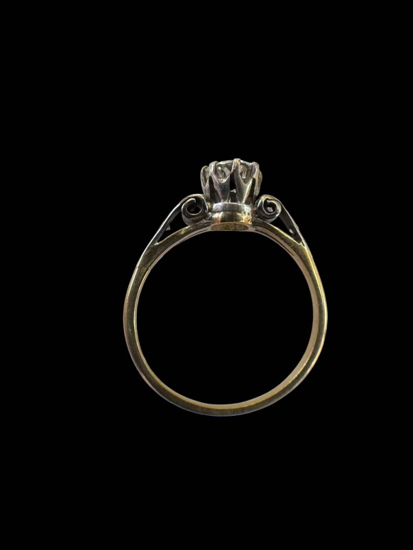 Solitaire diamond 18 carat gold ring, stone approximately 0.7 carat, size Q.